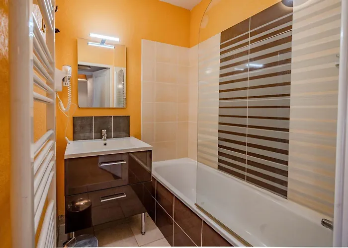 Le Calme De Ax Apartamento *